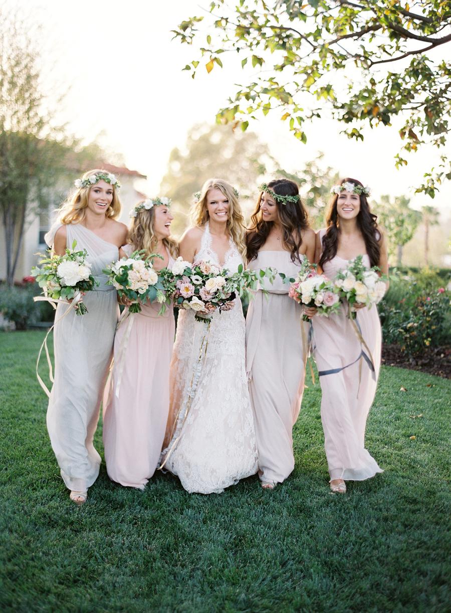 Don't forget these Bridesmaid Must Haves! #bridesmaids #weddingday #br