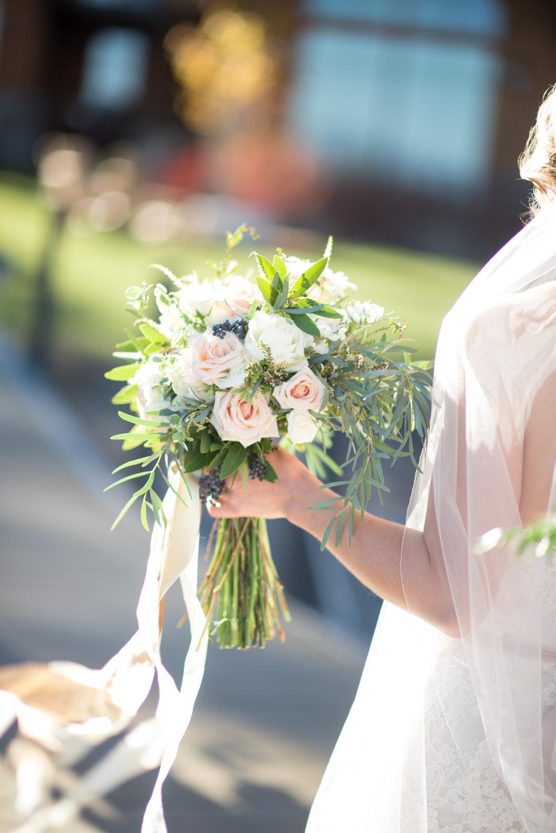 Blogger Bride Boxwood Avenue display picture 1
