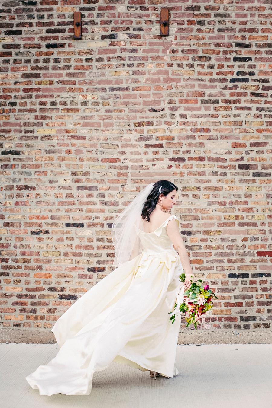 Garden Loft Wedding with an amazing Floral Instalation