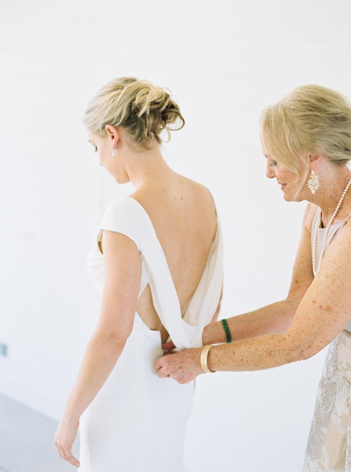 Modern Hill Country Greenery-Inspired Wedding Modern Hill Country Greenery-Inspired Wedding