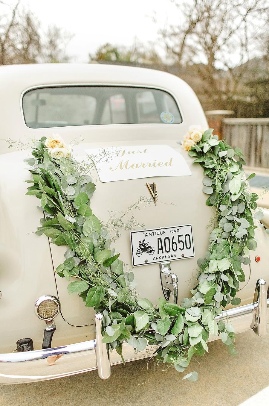 Just Married Banner-30+ Creative Ideas to Decorate Your Wedding Car