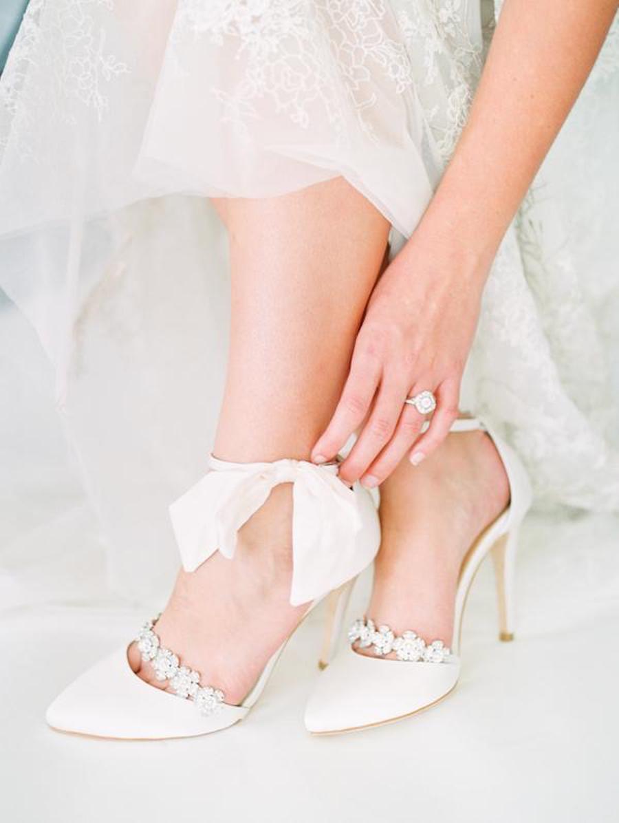 Giày cô dâu handmade - Sản phẩm độc lạ chỉ có ở Nghé Art Bridal Shoes