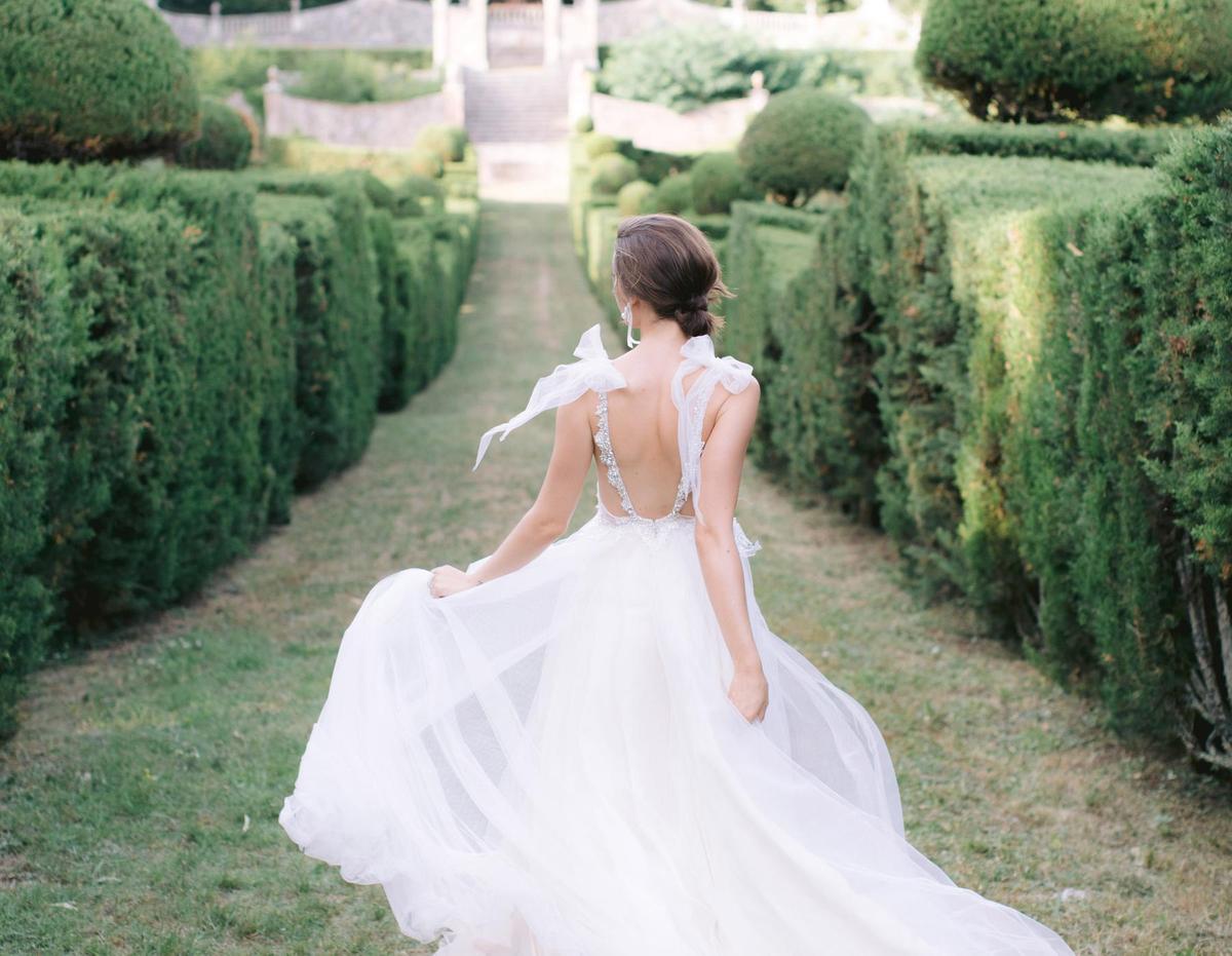 When to Start Shopping for Your Gown, and More Importantly-When to Stop Shopping!