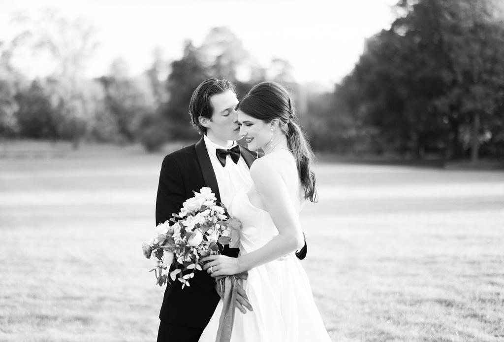 An Unforgettable Night with Dramatic Material, Wealthy Florals, and Romantic Ambiance