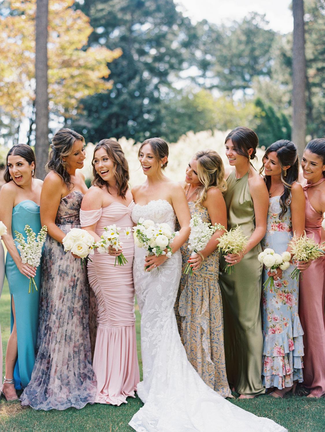 An Elegant Lakeside Wedding Weekend With an Early Autumn Palette An Elegant Lakeside Wedding Weekend With an Early Autumn Palette