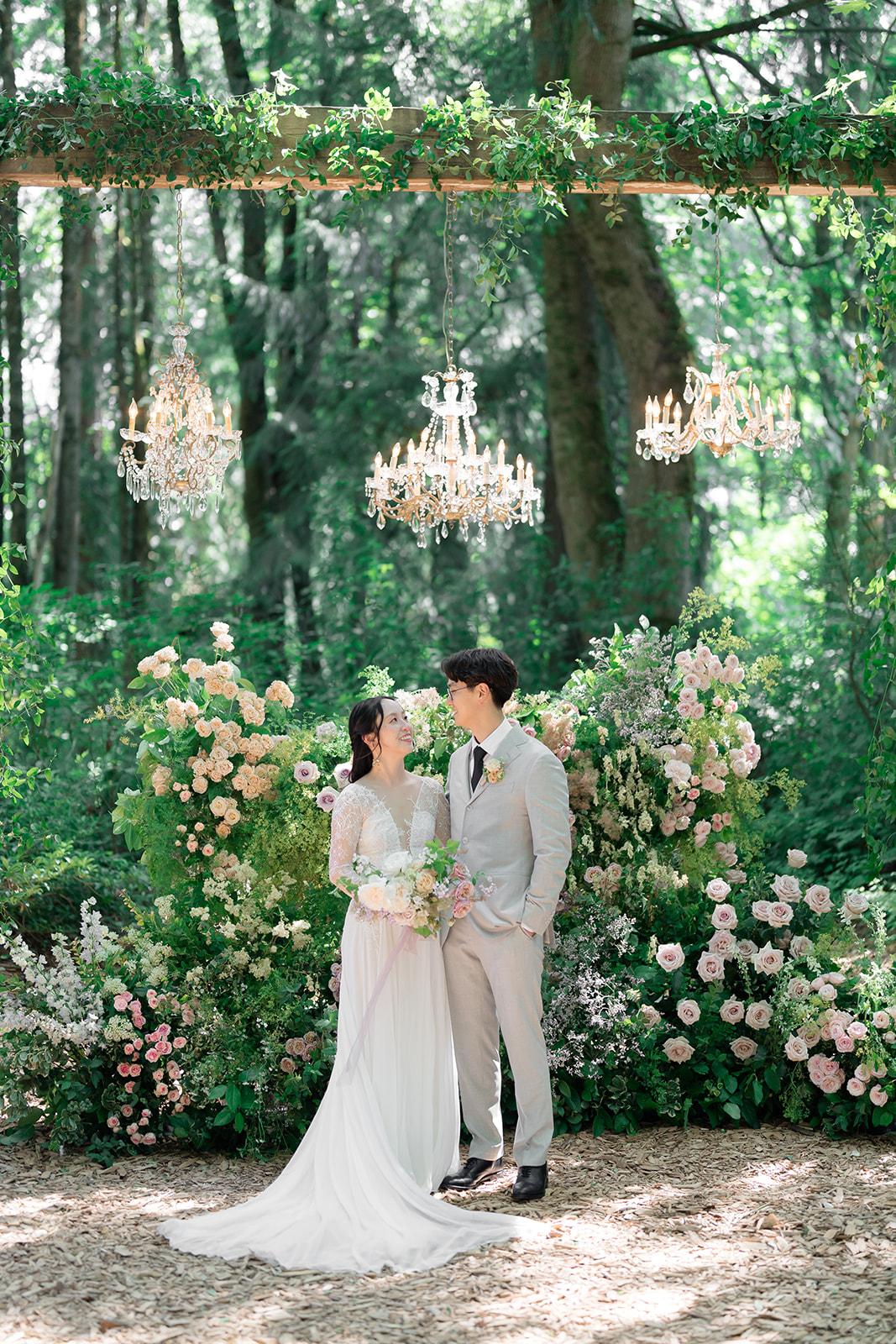 Romantic Wedding Bliss in a Lush Pacific Northwest Garden Romantic Wedding Bliss in a Lush Pacific Northwest Garden