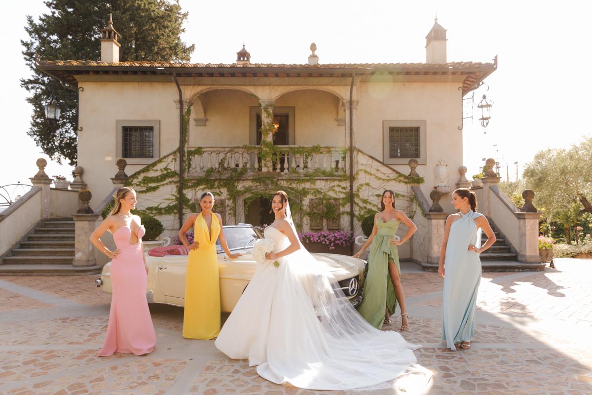 A Floral-Forward Tuscan Wedding in Classic White and Green at Tenuta Corbinaia