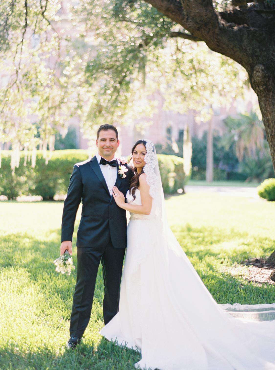A Northern Lights-Inspired Wedding in Muted Sage with Organic Ikebana Florals A Northern Lights-Inspired Wedding in Muted Sage with Organic Ikebana Florals