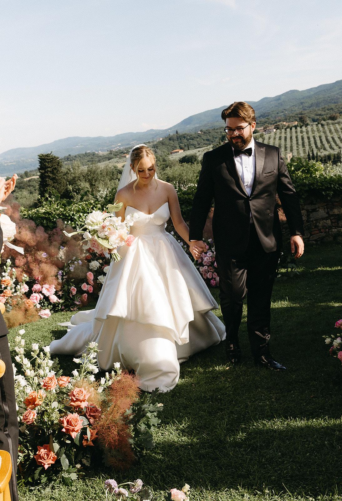 A Glamorous and Modern Wedding with an Elegant Garden Feel at Dimora La Palagina A Glamorous and Modern Wedding with an Elegant Garden Feel at Dimora La Palagina