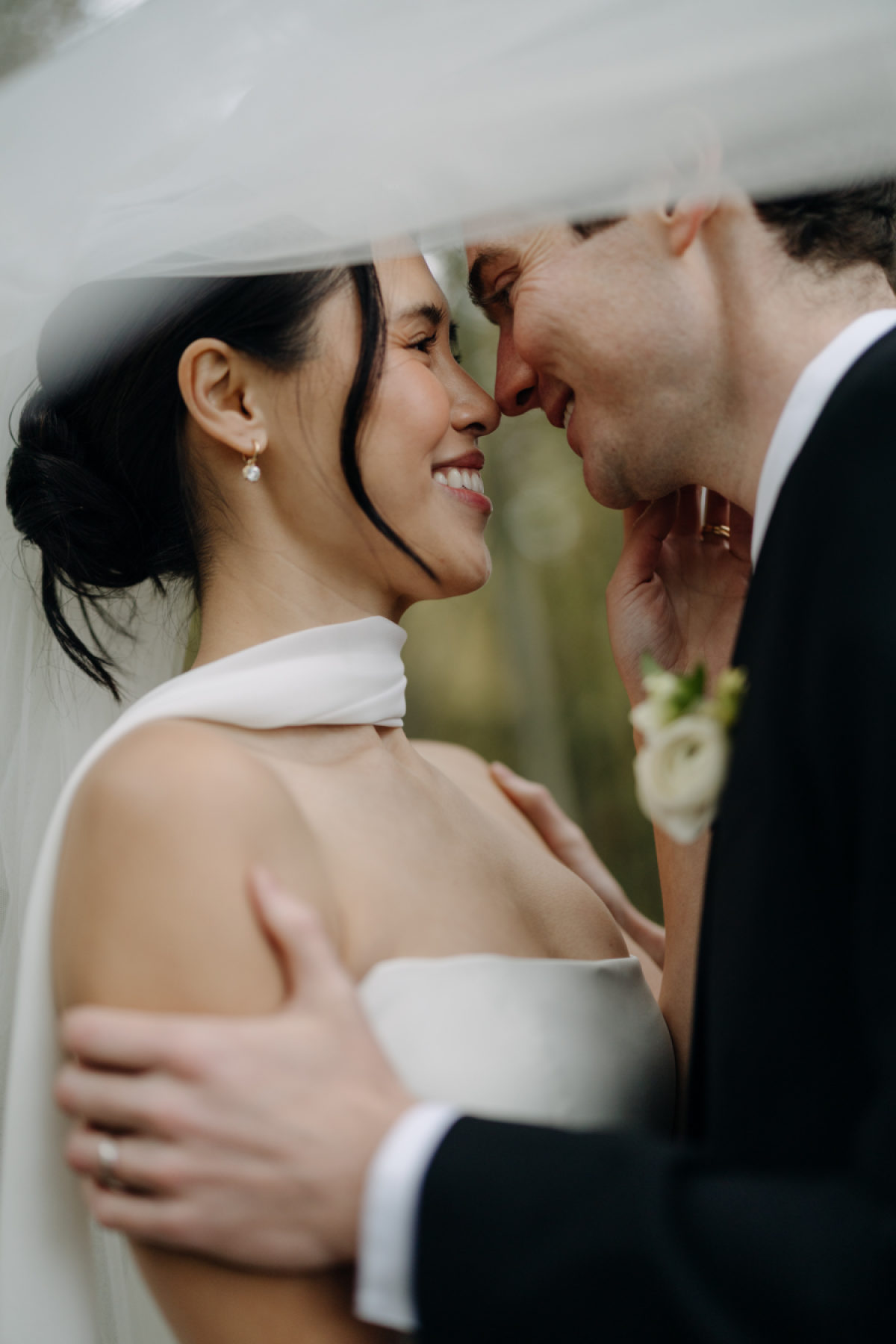 Sailcloth Tent Wedding on the Chesapeake With a Misty, Garden-Neutral Palette