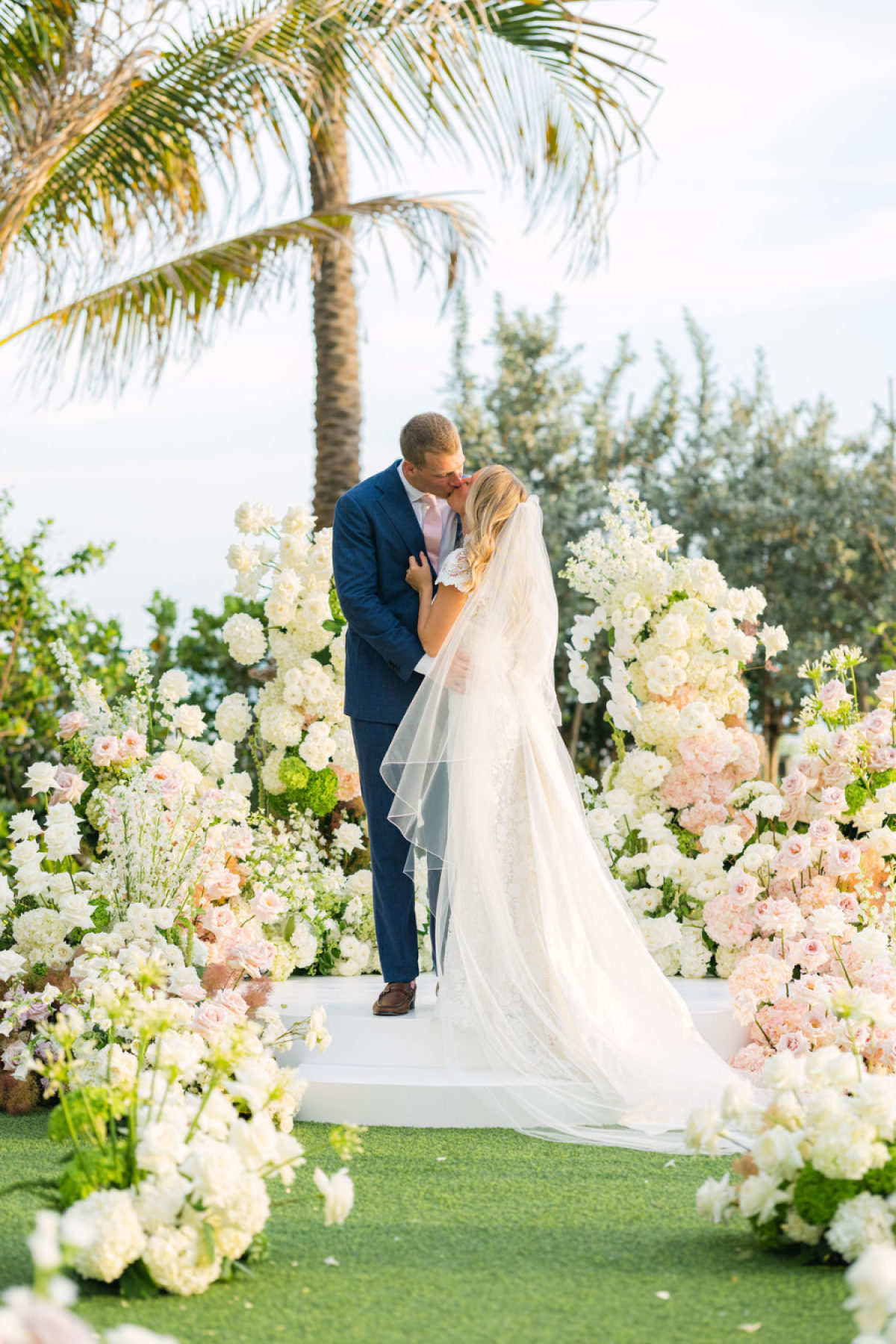 A Seaside Celebration with The Prettiest Altar We Have Ever Seen