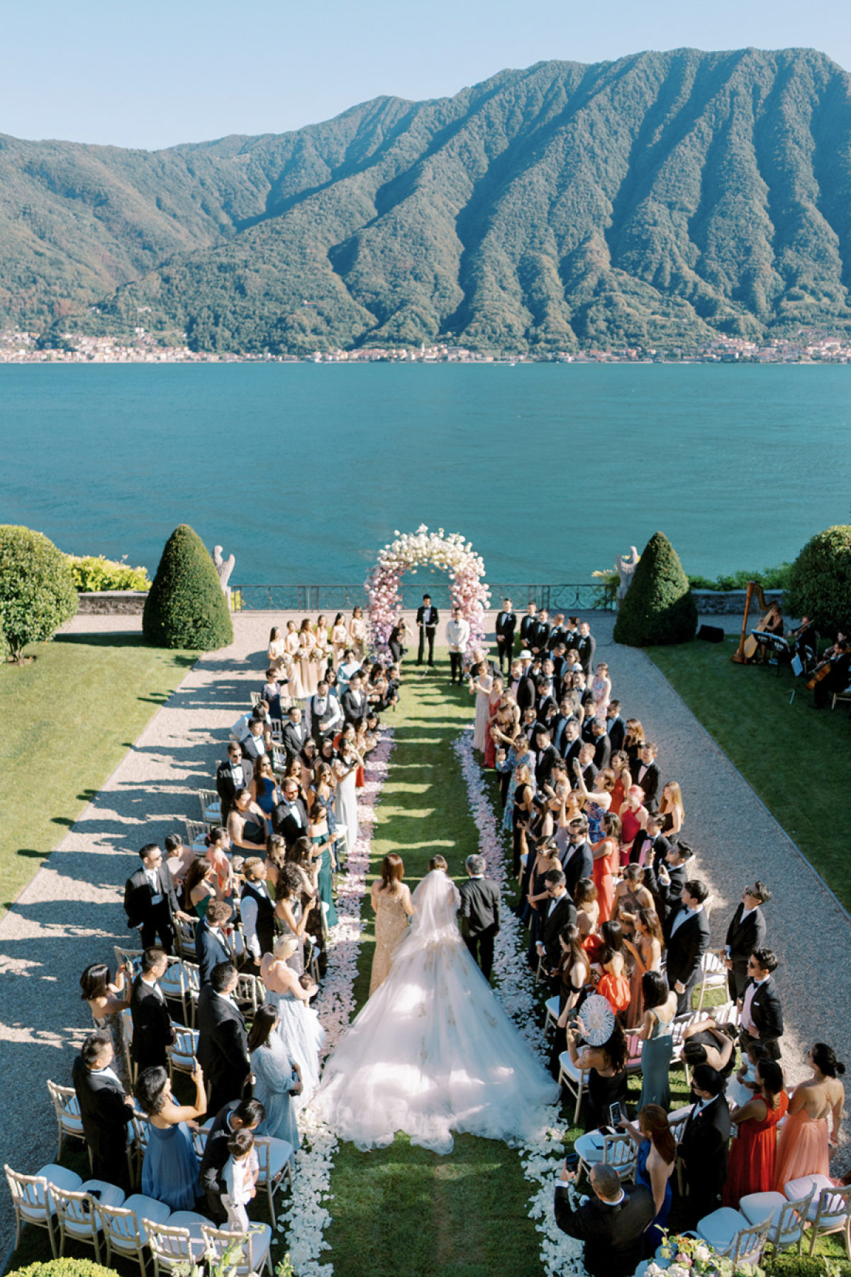 Celebrating Love With Luxe Decor and Chinese Traditions at Villa Balbiano