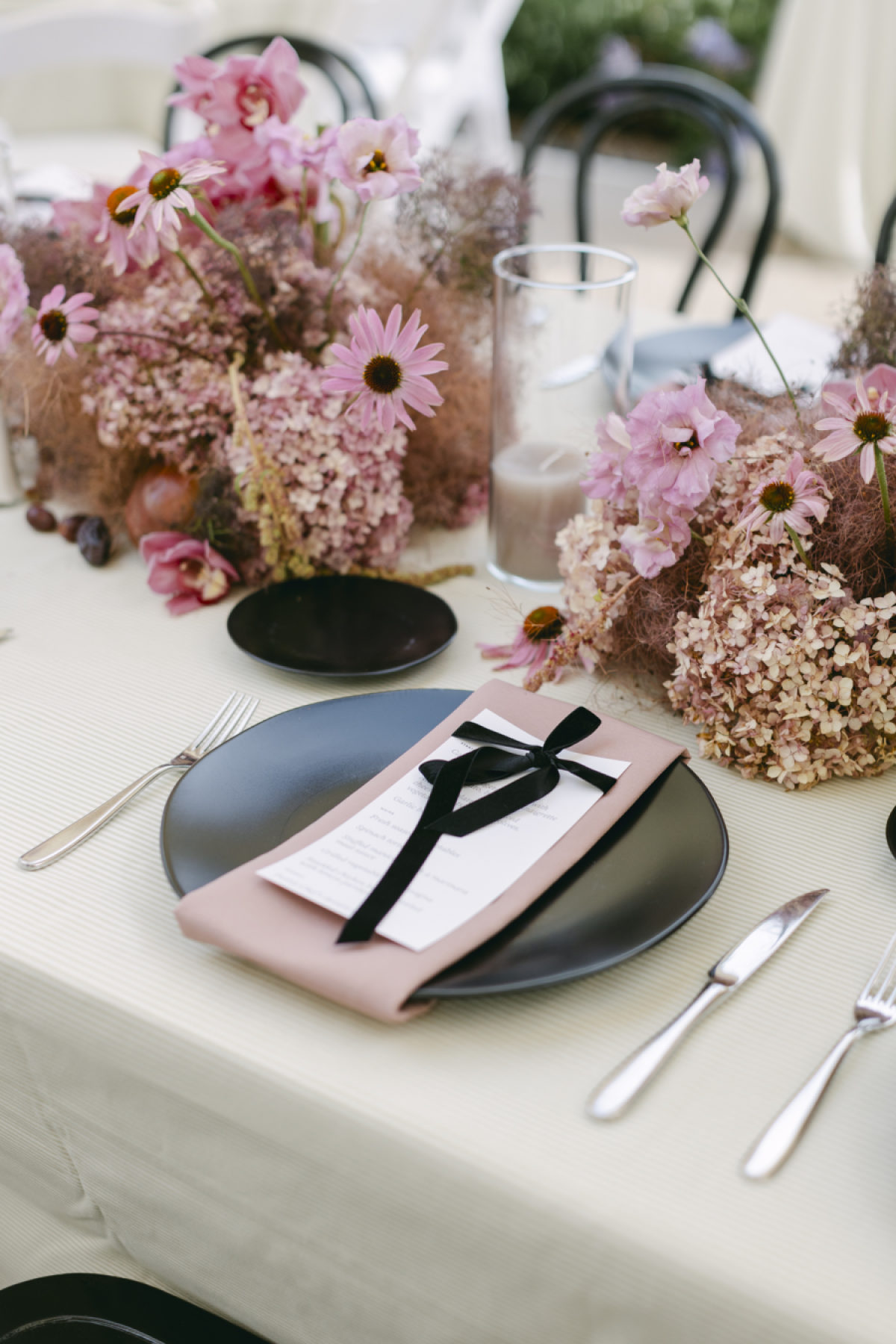 Step Into an Enchanted Wedding Where “Secret Garden” Meets “Alice in Wonderland" at Nestldown