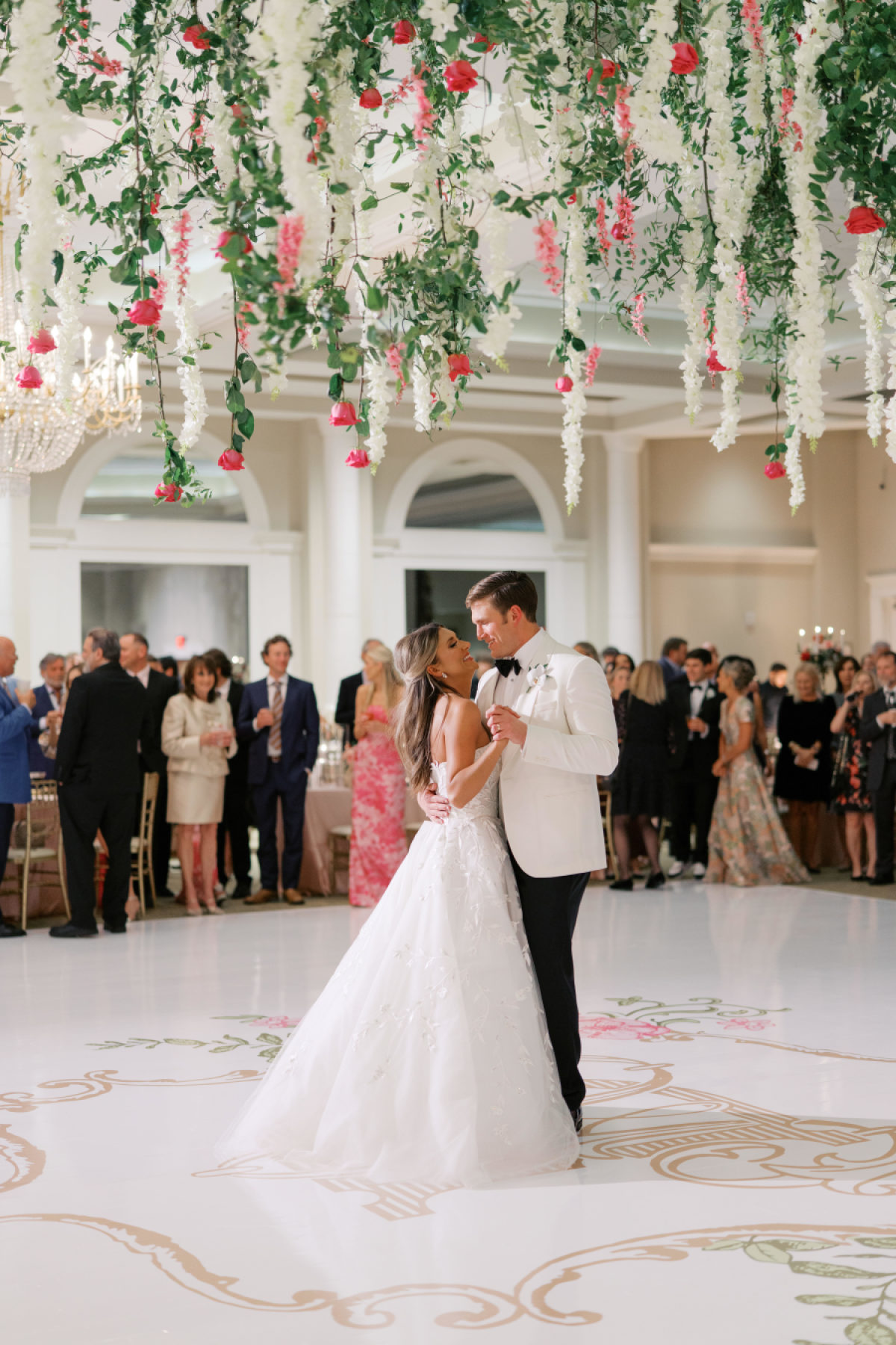 A Romantic Valentine’s Day Wedding Awash in Shades of Pink