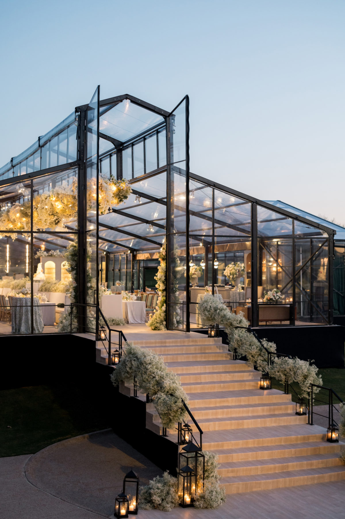 A Golden Fall Ceremony in Aspen and a Festive Fort Worth Party to Follow