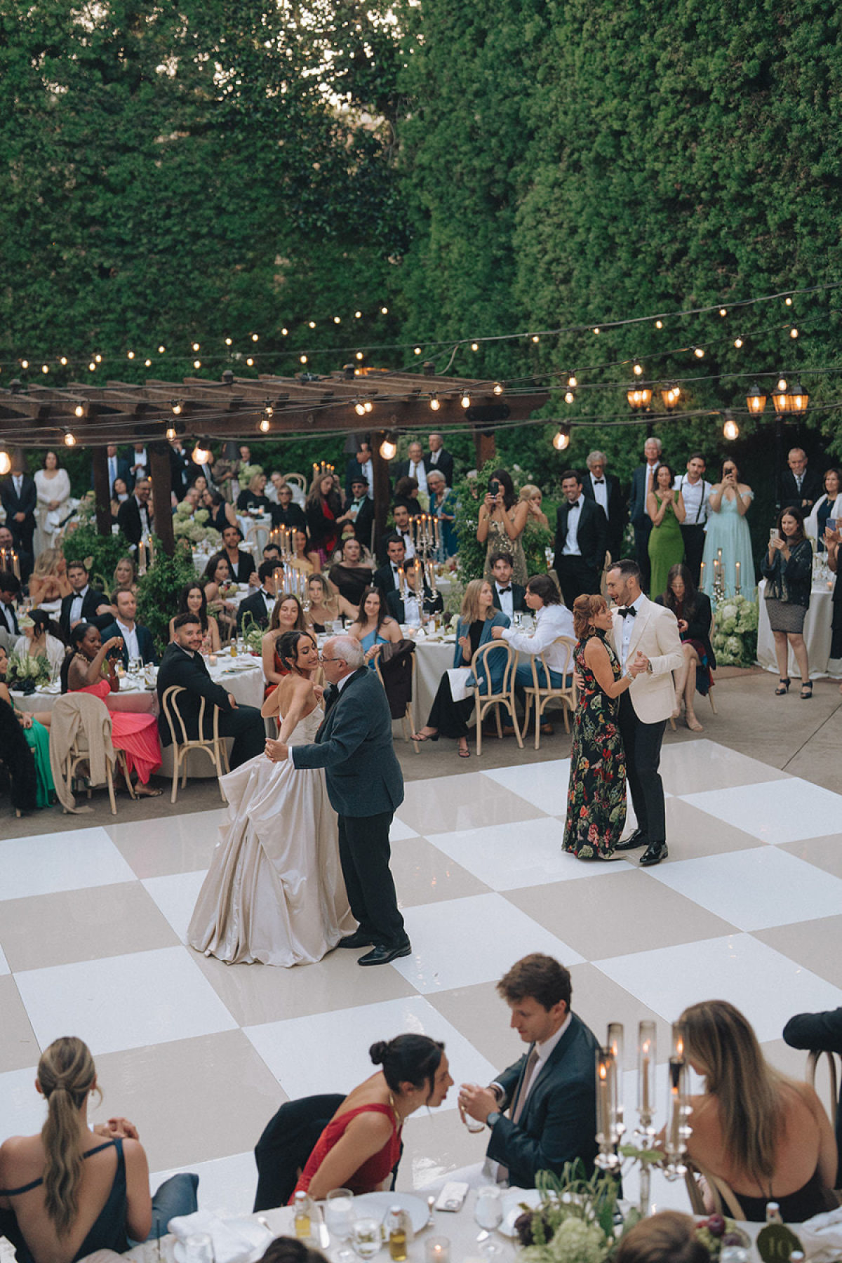 A Serpentine-Table Soirée with Modern Elegance at Franciscan Gardens