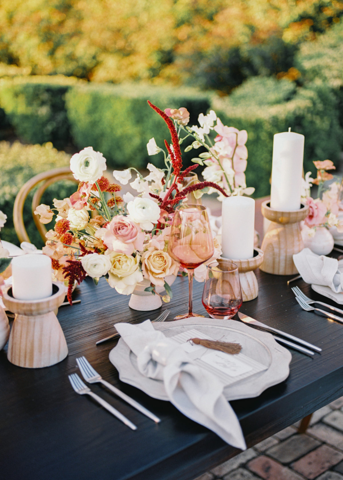 Soft Romance Under Texas Skies at the Commodore Perry Estate