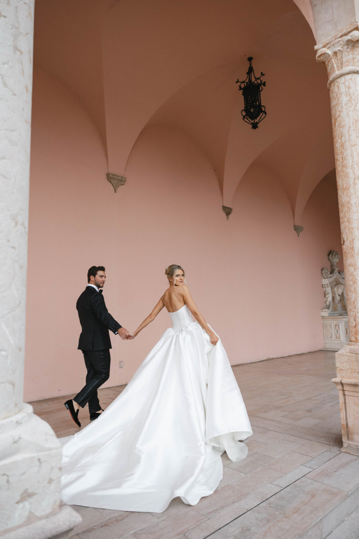 Old World Elegance Meets Espresso Martini Hour in a Timeless Black Tie Wedding at The Ringling Museum